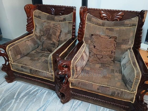 Vintage 7 Seater With 2 Puffs - thumbnail 3