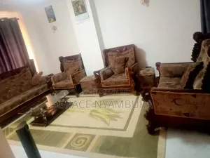 Vintage 7 Seater With 2 Puffs