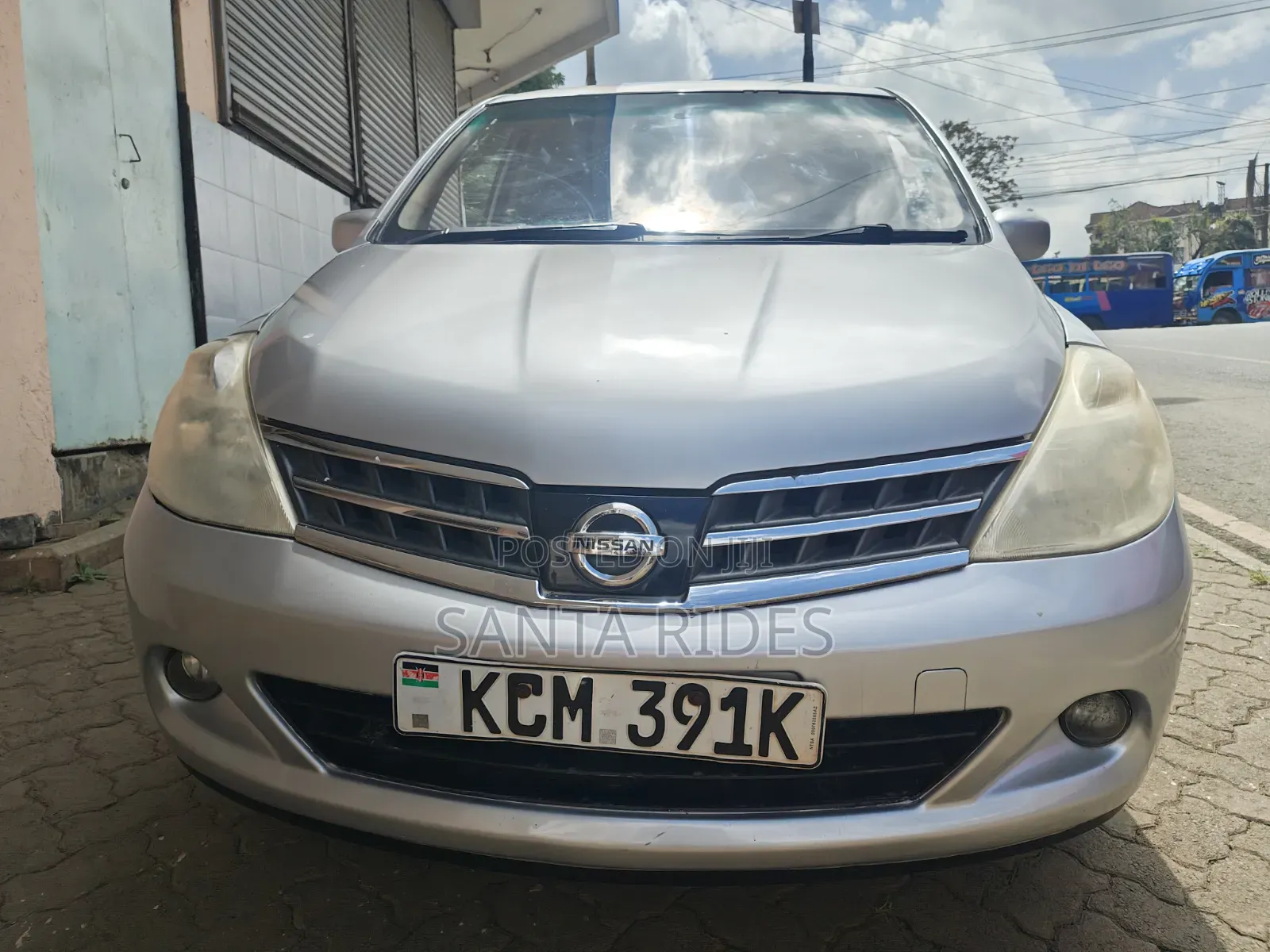 Nissan Tiida 2011 Silver