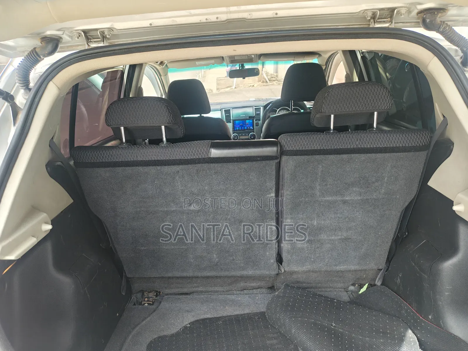 Nissan Tiida 2011 Silver