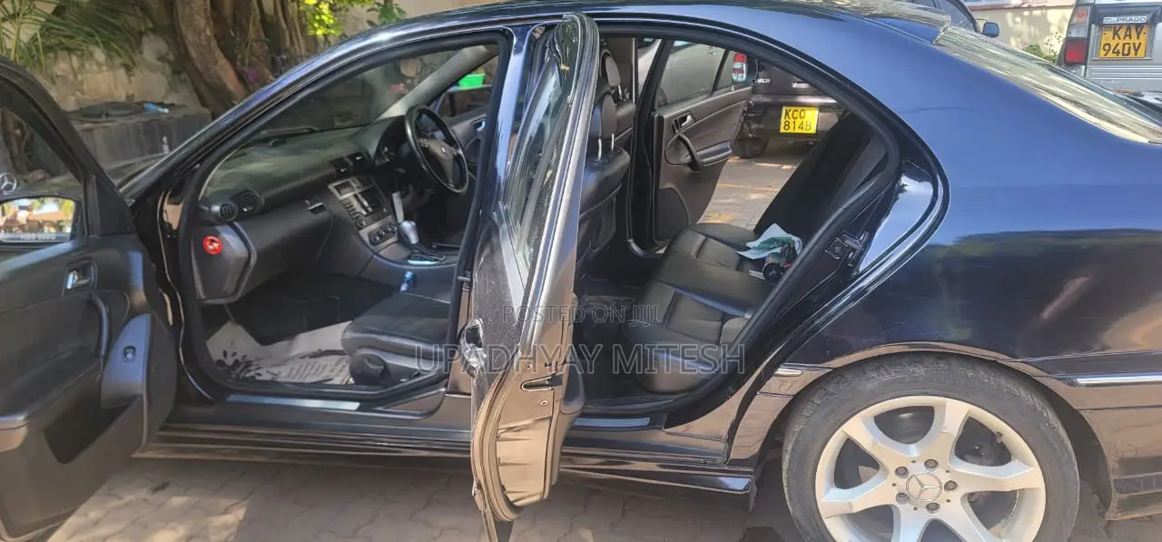Mercedes-Benz C200 2005 Blue