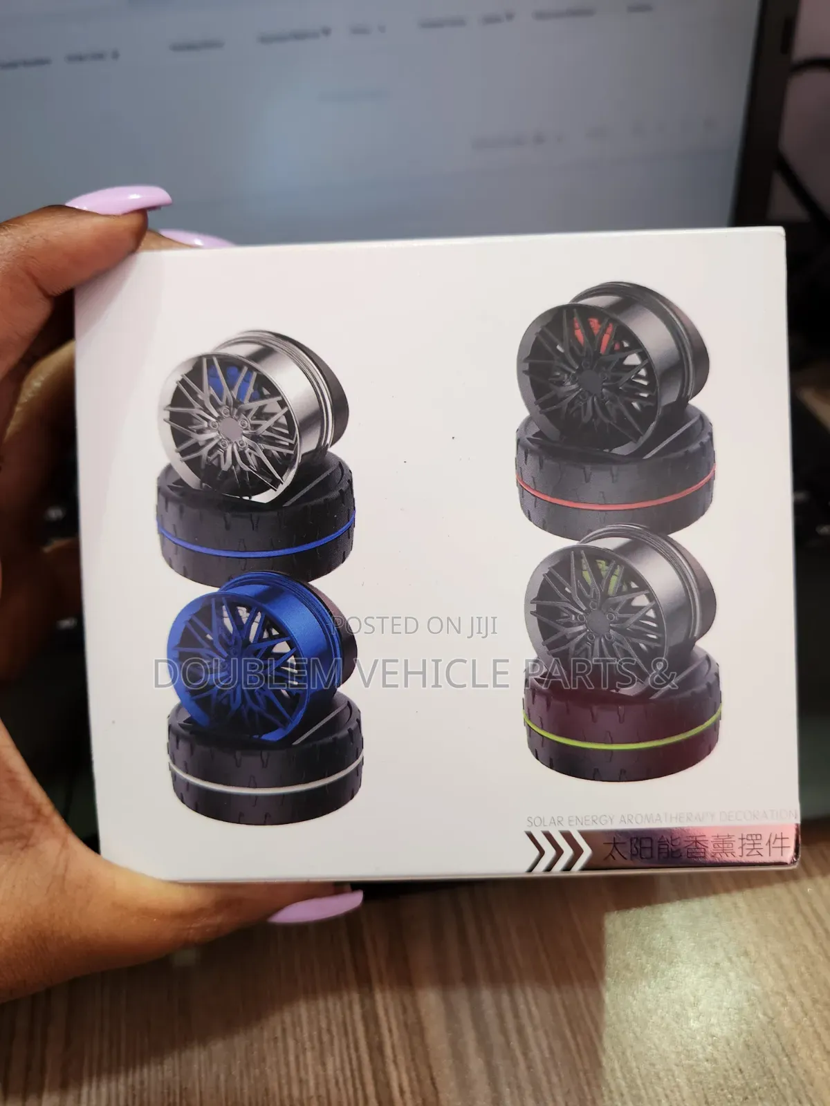 Car Aromatherapy Solar Ornament Speed Wheel Hub/Airfreshner