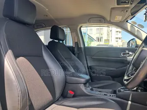 Honda Vezel 1.5 Hybrid 4WD 2021 Beige