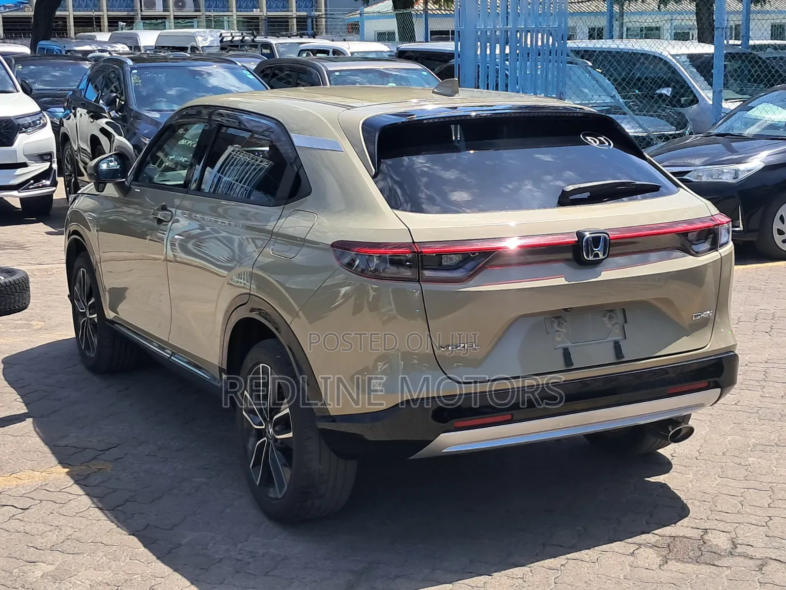 Honda Vezel 1.5 Hybrid 4WD 2021 Beige