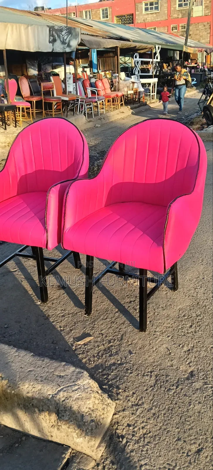 Styling Chairs in Pick