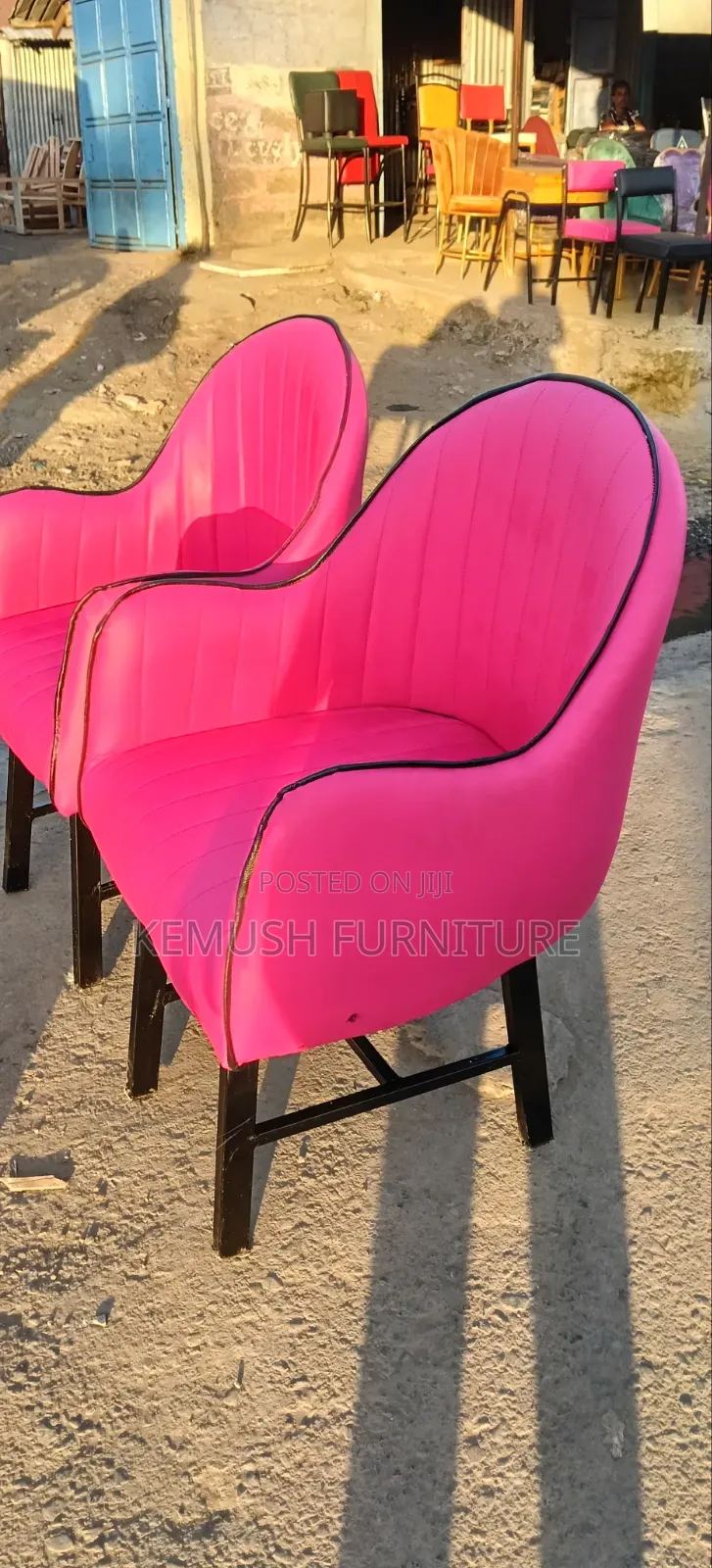 Styling Chairs in Pick