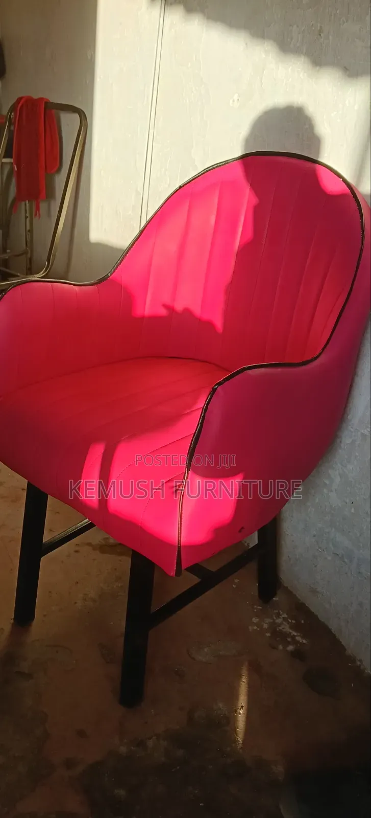 Styling Chairs in Pick
