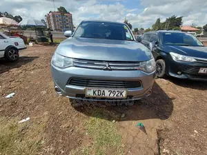 Mitsubishi Outlander 2.0 PHEV AWD 2014 Gray