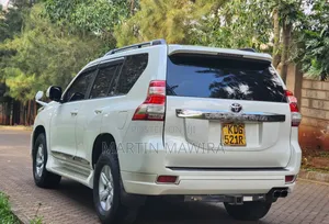 Toyota Land Cruiser Prado 2017 White