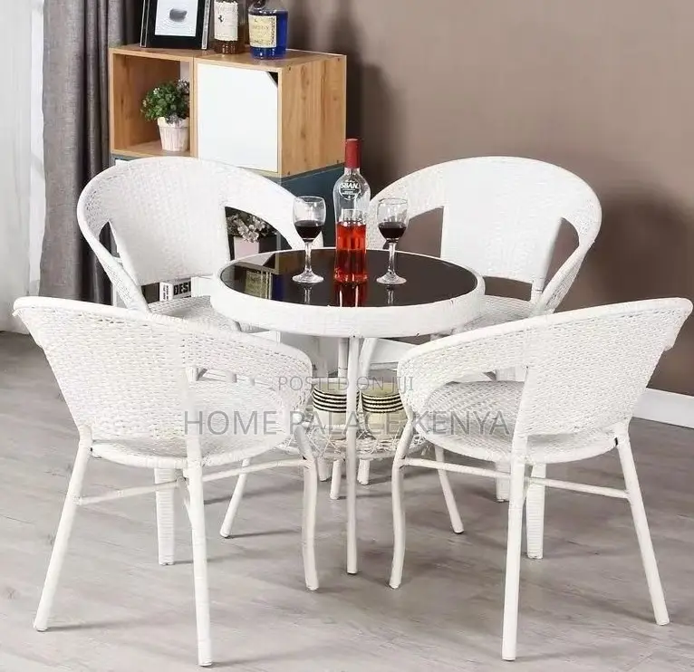 Outdoor Set: 4 Person Rattan Set With Round Glass Table