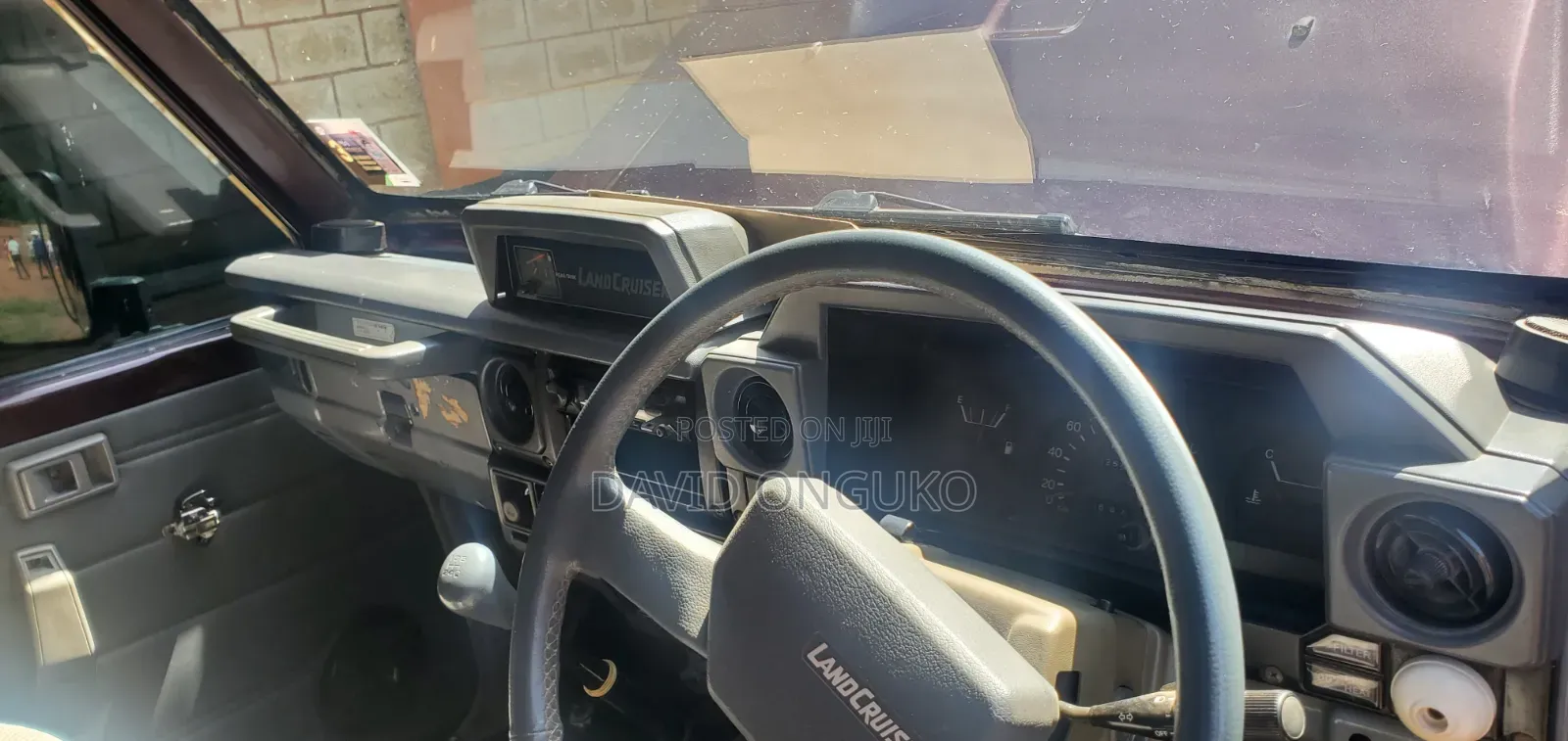 Toyota Land Cruiser 2000 Maroon