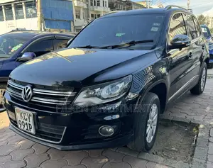 Volkswagen Tiguan S 4Motion 4dr SUV AWD (2.0L 4cyl Turbo 6A) 2014 Black