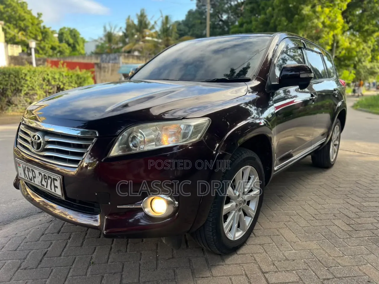 Toyota Vanguard 2011 Maroon