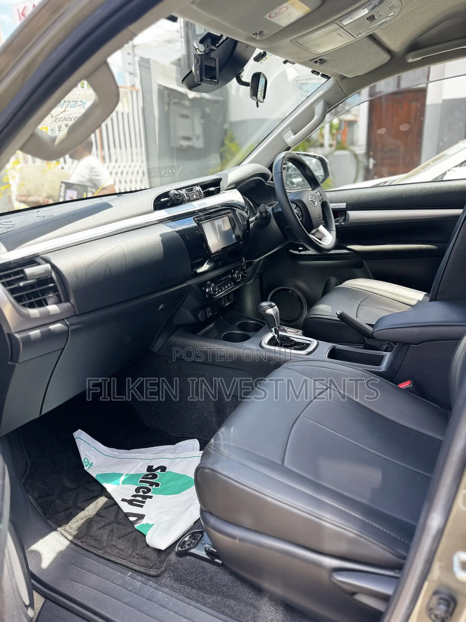 Toyota Hilux Revo Double Cab Deisel 2.8 AWD 2021 Ivory