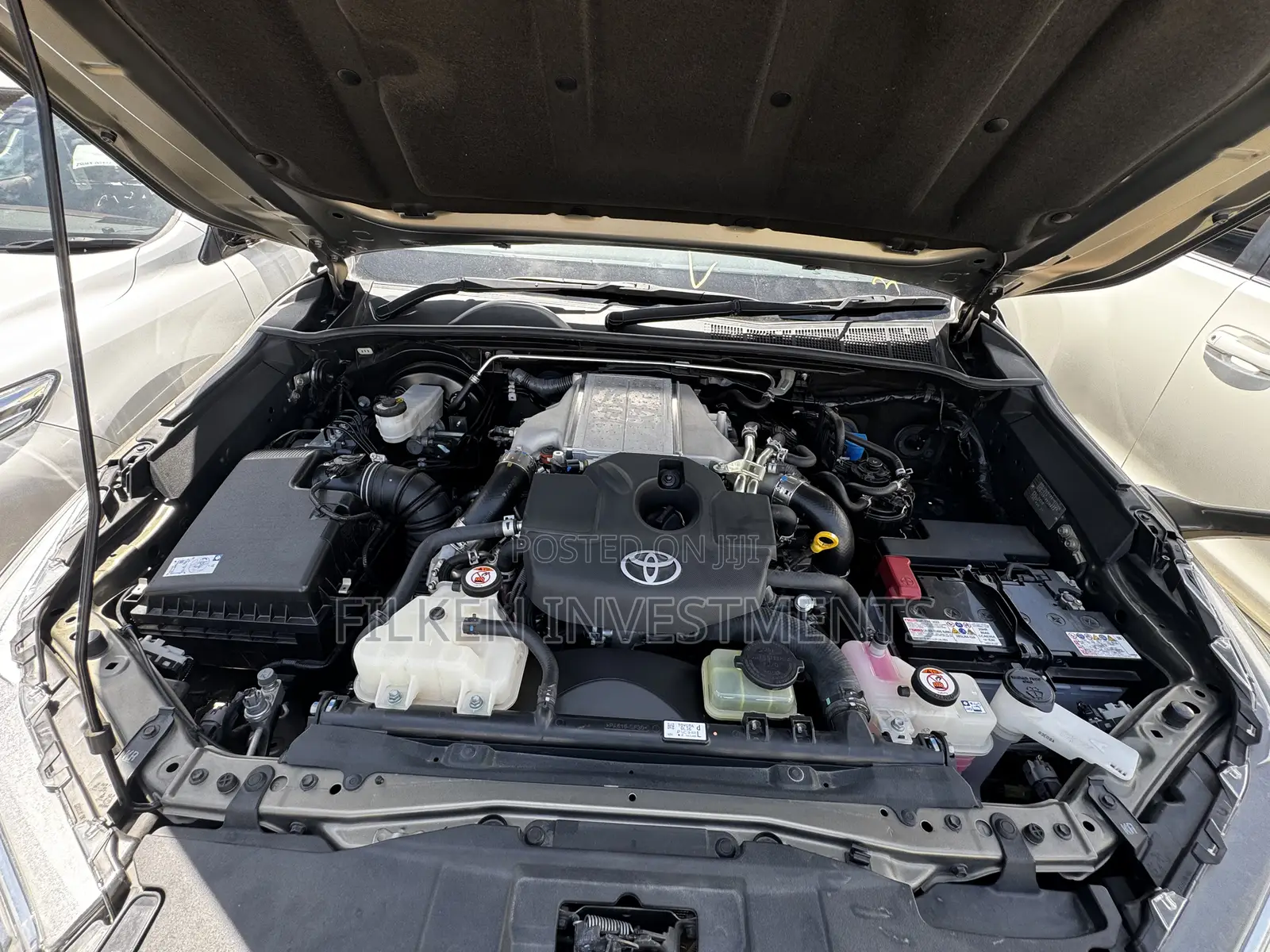 Toyota Hilux Revo Double Cab Deisel 2.8 AWD 2021 Ivory