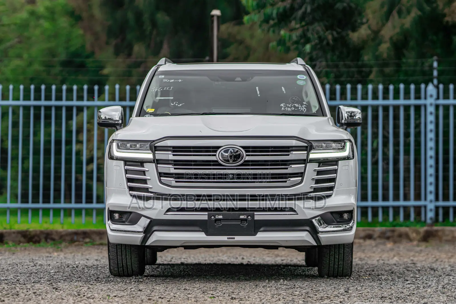 Toyota Land Cruiser LC300 2023 White