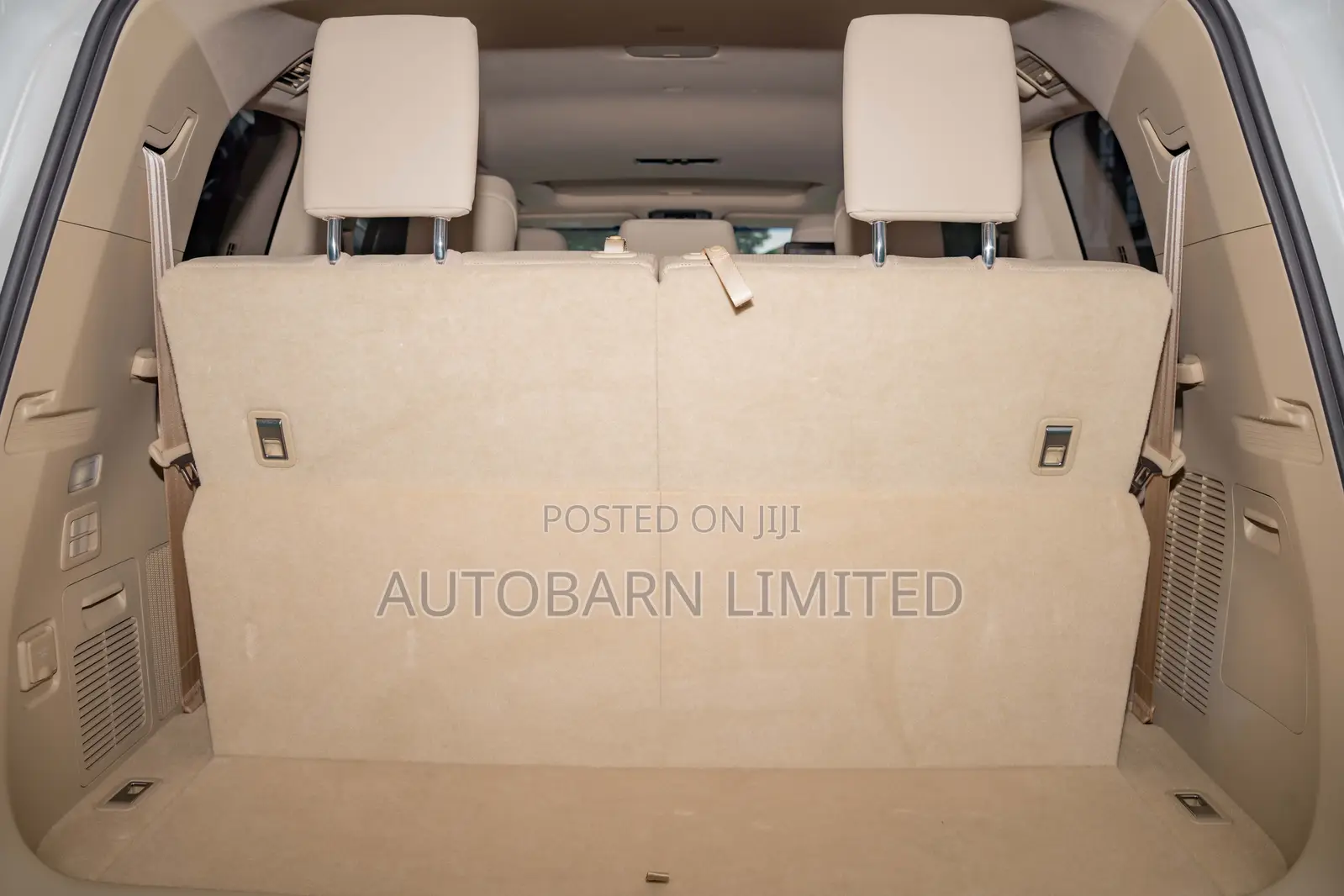 Toyota Land Cruiser LC300 2023 White