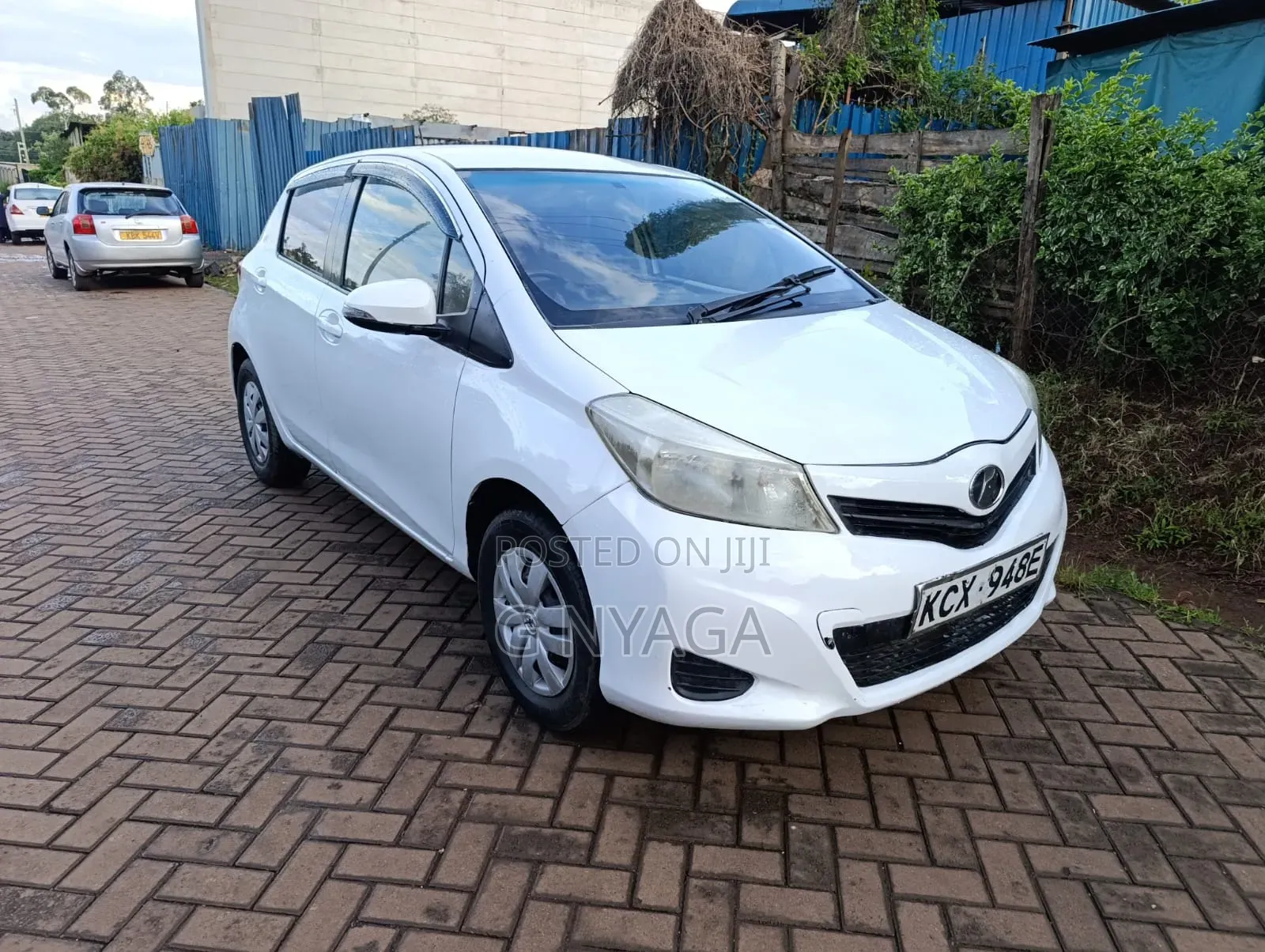 Toyota Vitz 2012 White