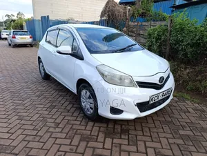 Toyota Vitz 2012 White