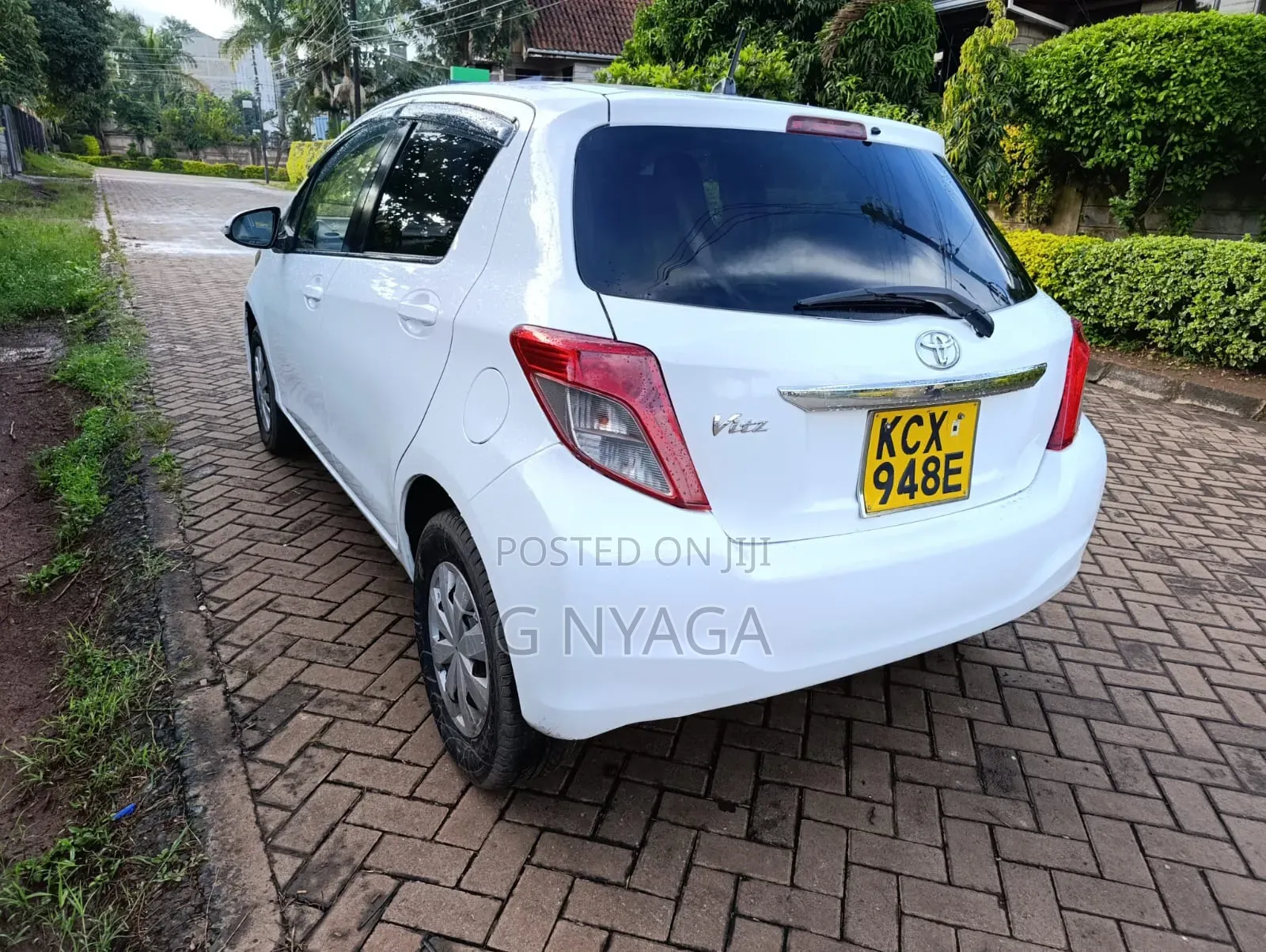 Toyota Vitz 2012 White