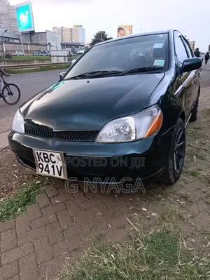 Toyota Platz 2001 Green