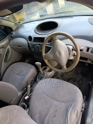 Toyota Platz 2001 Green