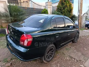 Toyota Platz 2001 Green