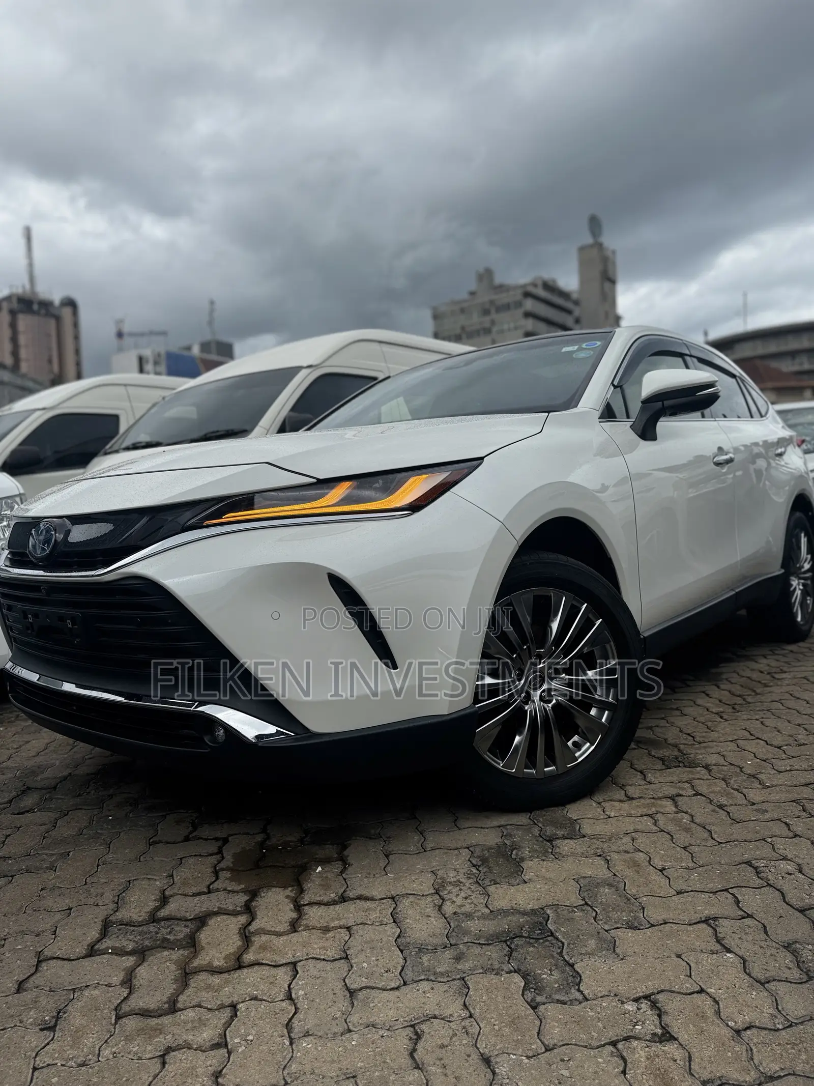Toyota Harrier 2.5 Hybrid 4WD 2021 White