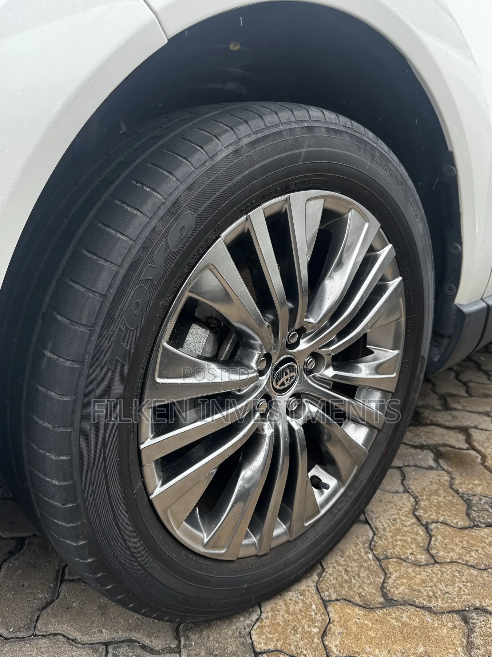 Toyota Harrier 2.5 Hybrid 4WD 2021 White
