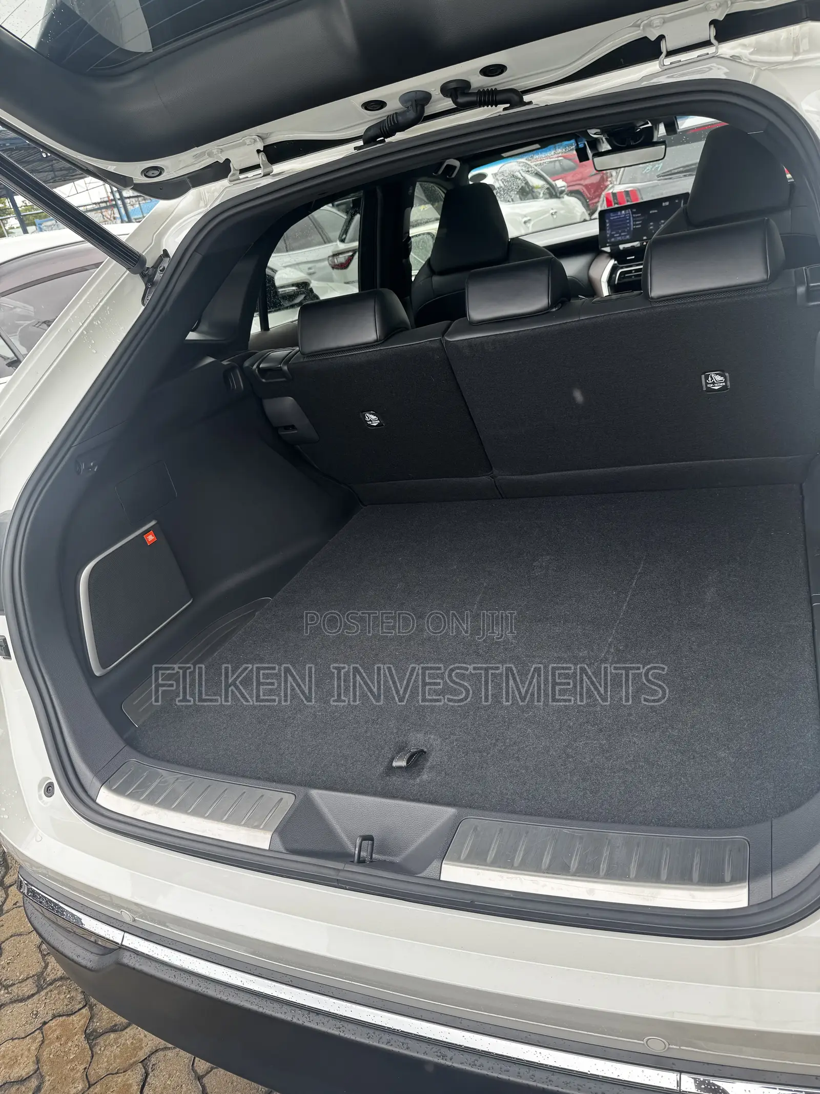 Toyota Harrier 2.5 Hybrid 4WD 2021 White