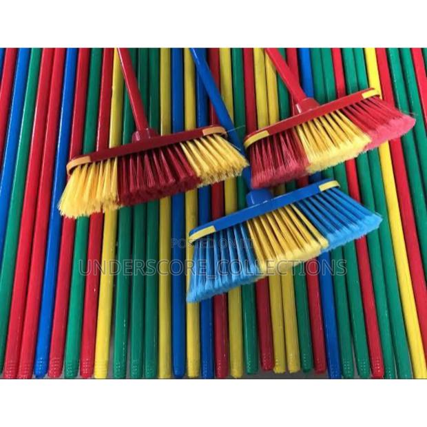 Heavy-Duty Broom or Scrubber - thumbnail 2