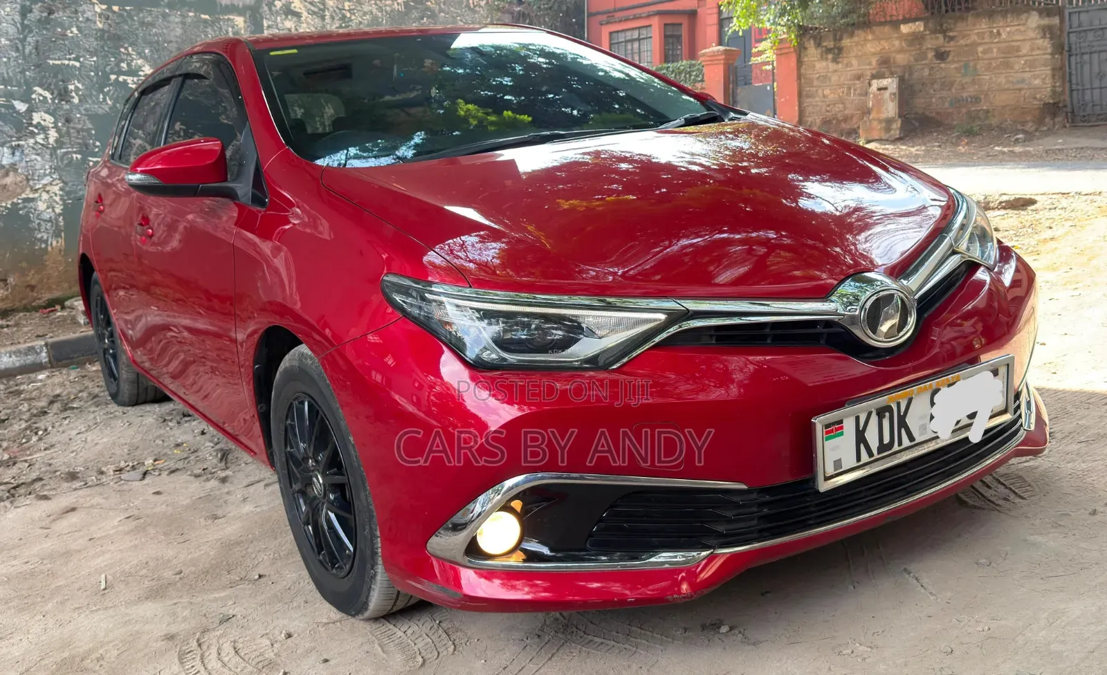 Toyota Auris 2016 Red