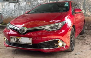 Toyota Auris 2016 Red
