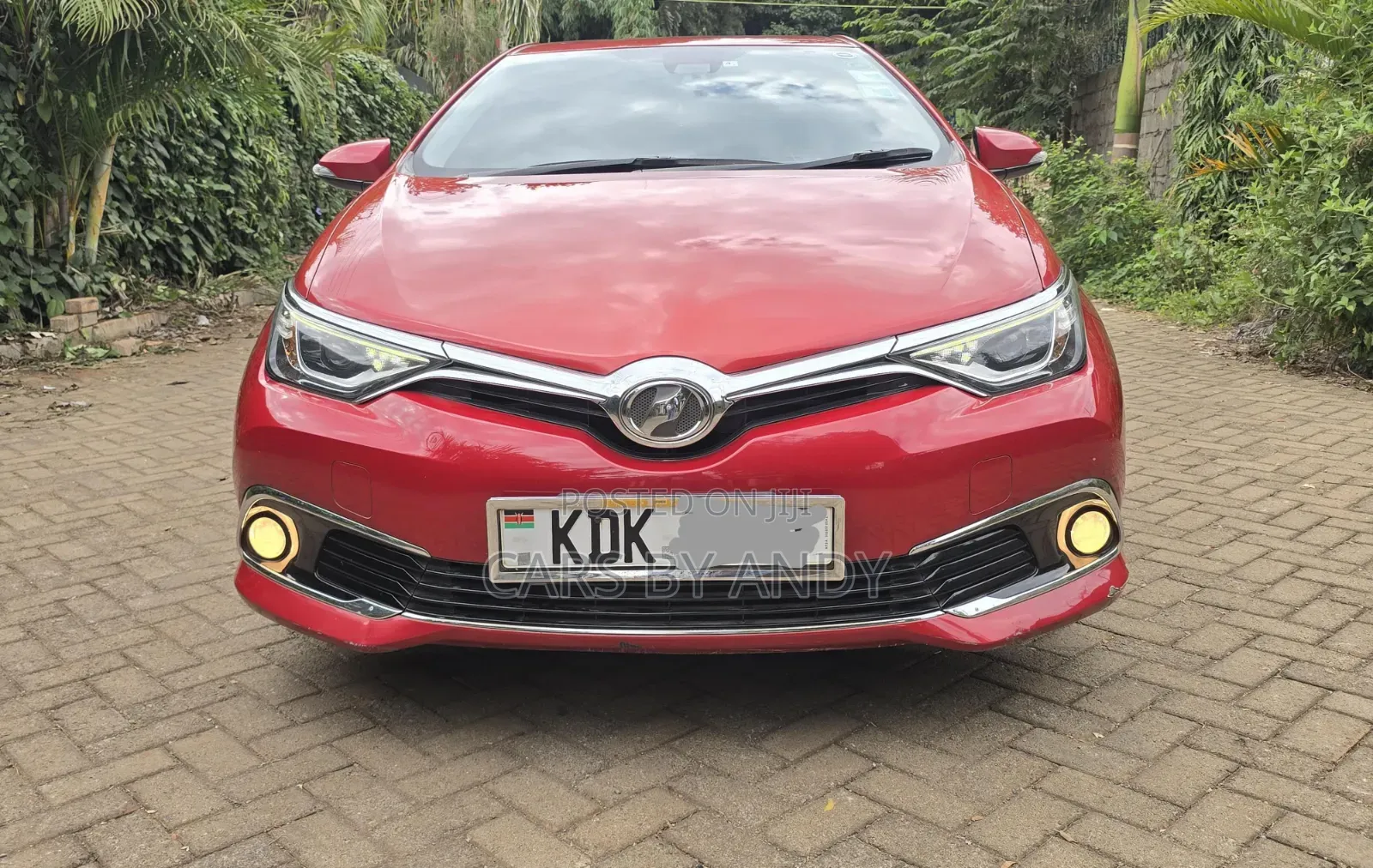 Toyota Auris 2016 Red