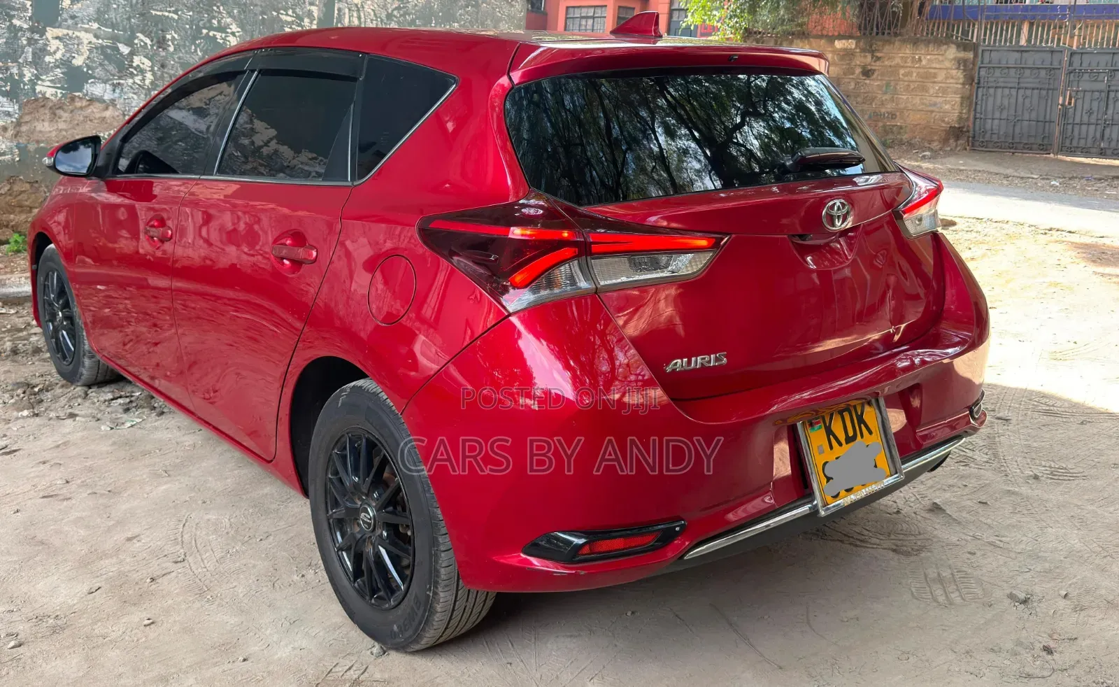 Toyota Auris 2016 Red