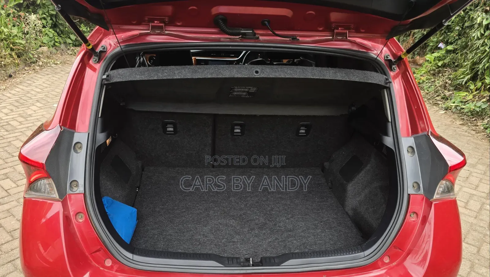 Toyota Auris 2016 Red