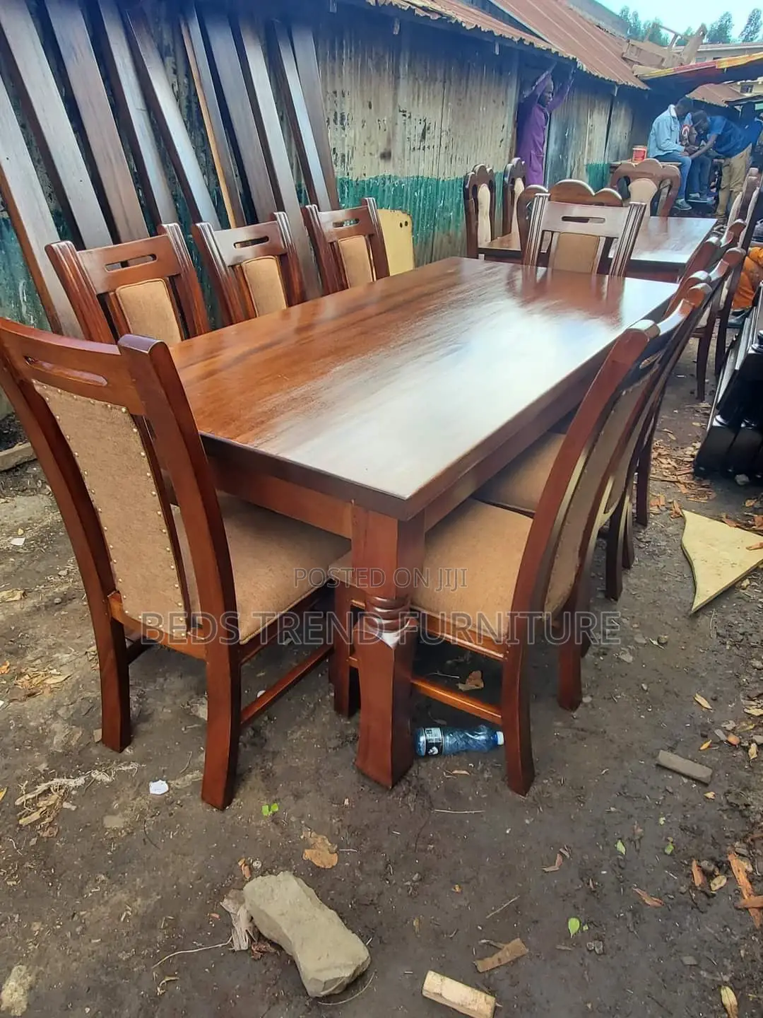8-Seater Dining Set Polished Wood Table With Cushioned Chairs