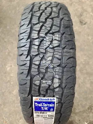 225/65 R17 Bf Goodrich Tyres a/T Trail-Terrain Made in U.S.A