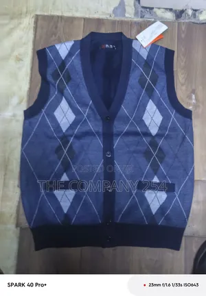 Quality Casual Leather Half Knitted Men Sweater Available