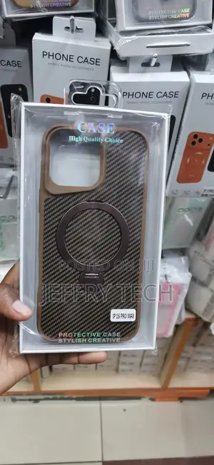 iPhone 17 Sleek Carbon Fiber-Style Phone Case