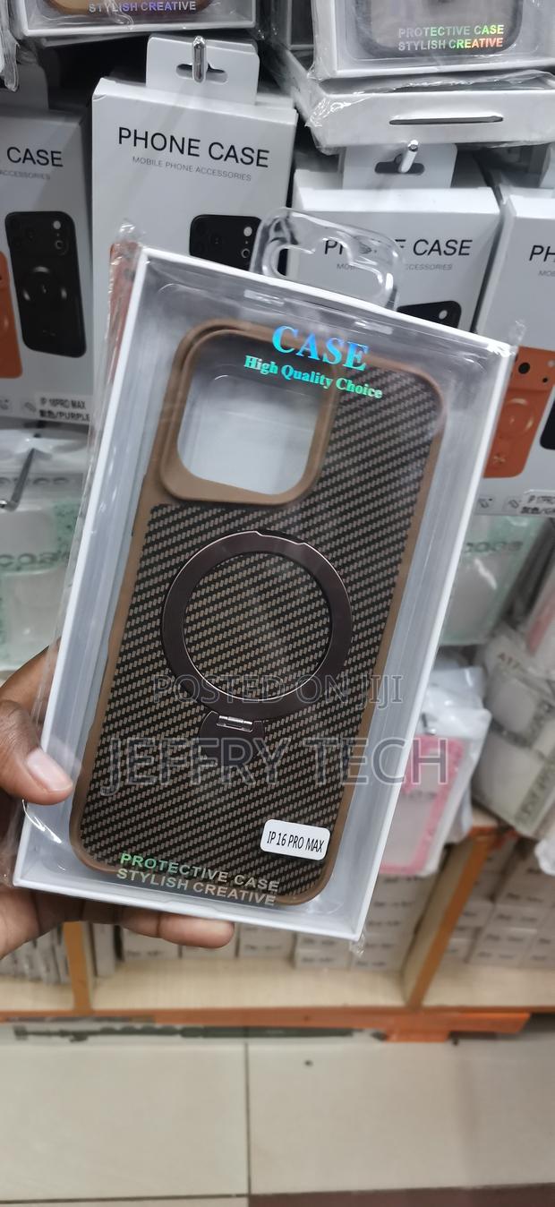 iPhone 17 Sleek Carbon Fiber-Style Phone Case - thumbnail 2
