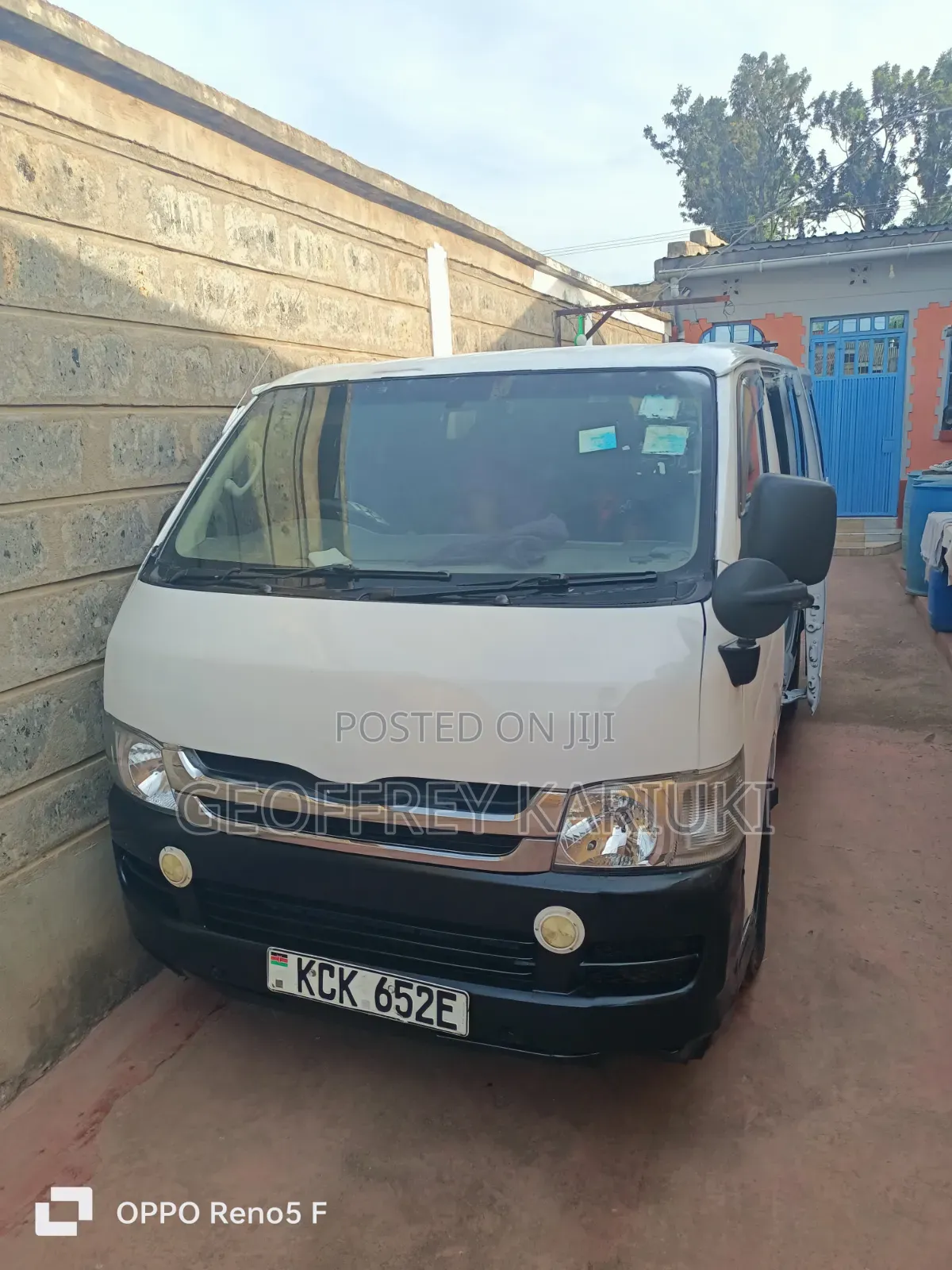 Toyota HiAce 2011 White
