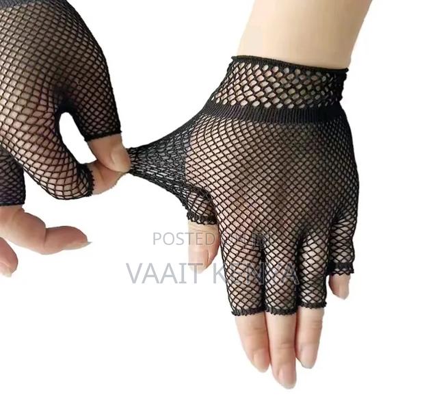 Fishnet Mesh Stretchy Gloves - thumbnail 2