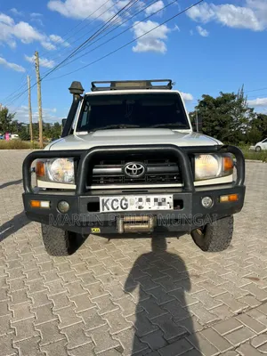 Toyota Land Cruiser 2015 White