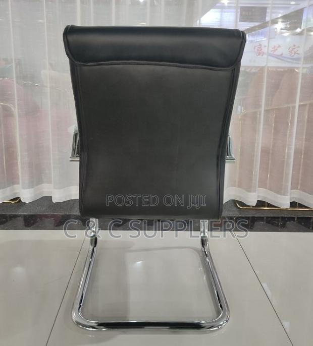 Office Leather Guest Chair. - thumbnail 3