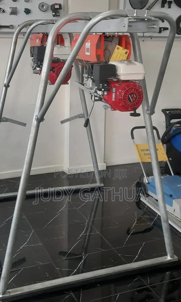 *Iori Italy Petrol* *Concrete Hoist* -1 Tonne