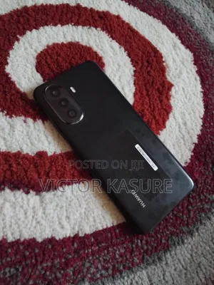 Huawei Nova Y71