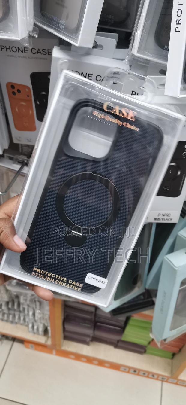 iPhone 13 Pro Max Sleek, Modern Black Carbon-Fiber Texture Case - thumbnail 2