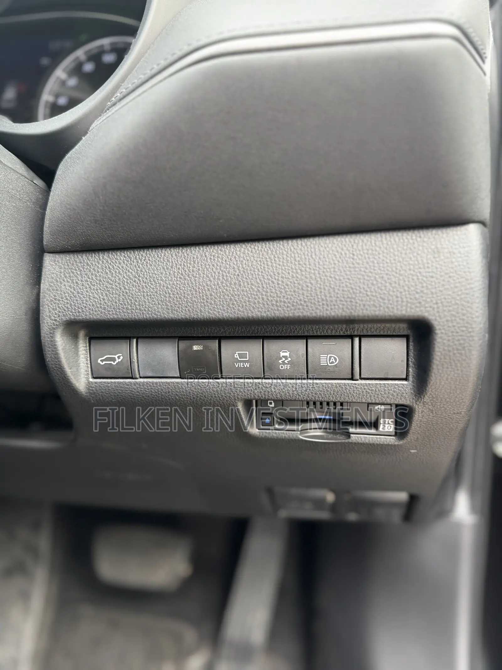 Toyota Harrier 2.0 4WD 2021 Black