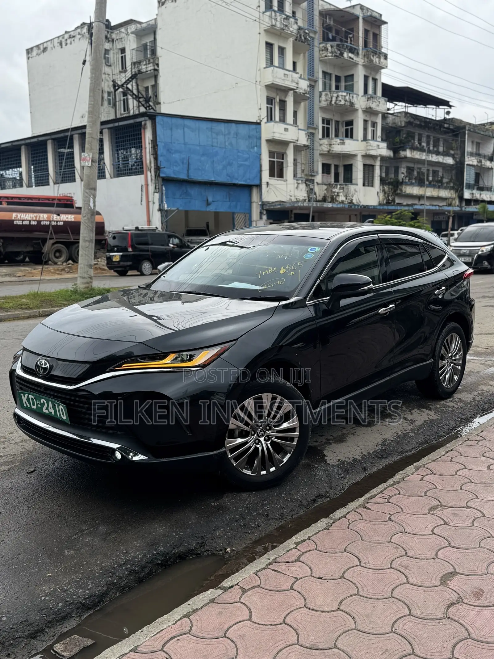 Toyota Harrier 2.0 4WD 2021 Black